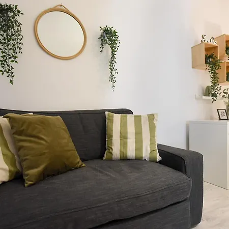 Cozy 2-Bedroom Retreat In The Heart Of History-2